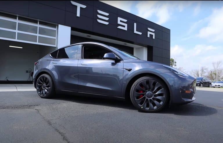 Tesla Model Y Offers “Fierce, Velvety” Driving Characteristics