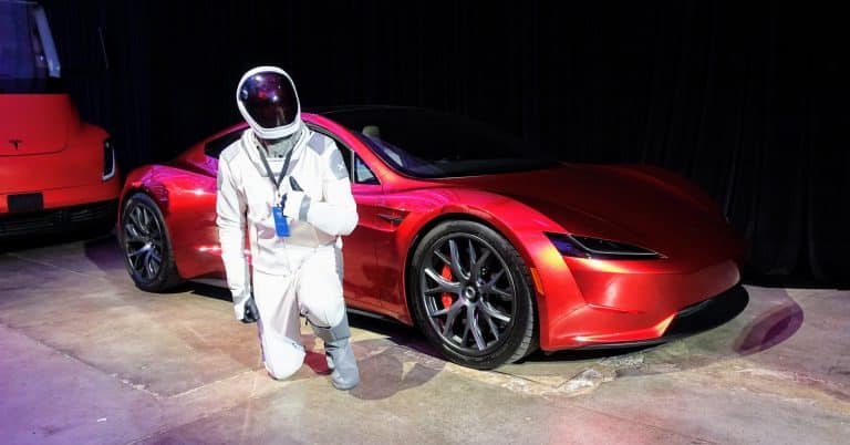 Tesla Roadster with SpaceX thrusters could hit 0-60 mph in 1.1 sec