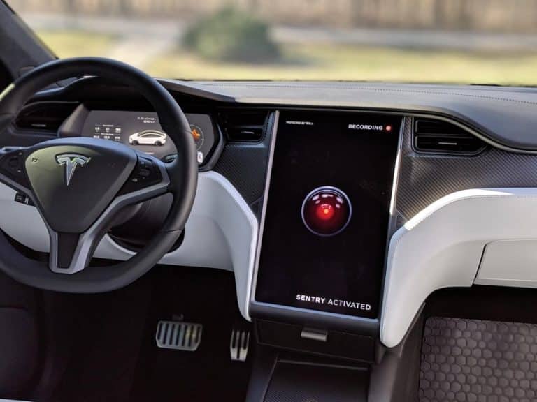 Elon Musk: Tesla two-factor authentication ’embarrassingly late’ but coming soon