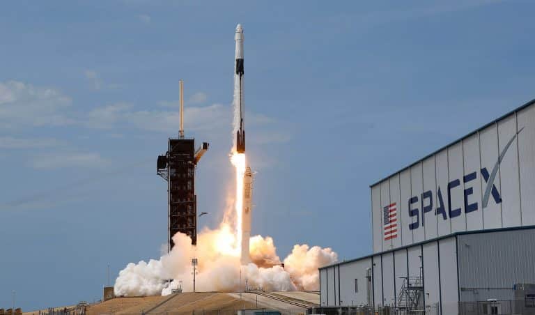Elon Musk’s SpaceX raises $1.9 billion in funding