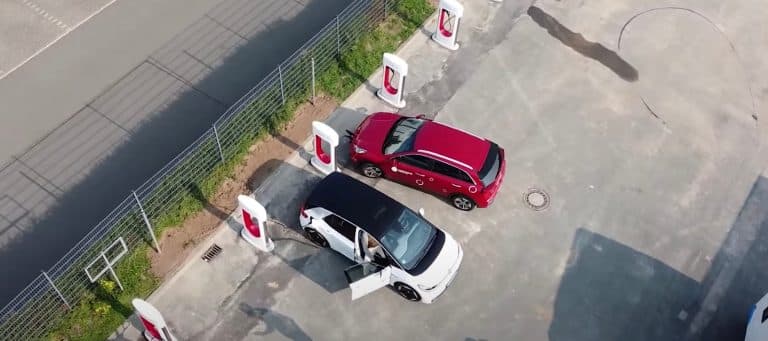 Tesla bug allows other EVs to charge for free at Superchargers