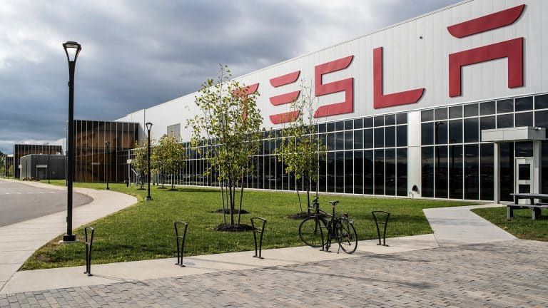 Tesla Giga New York ramps hiring for accelerated solar production