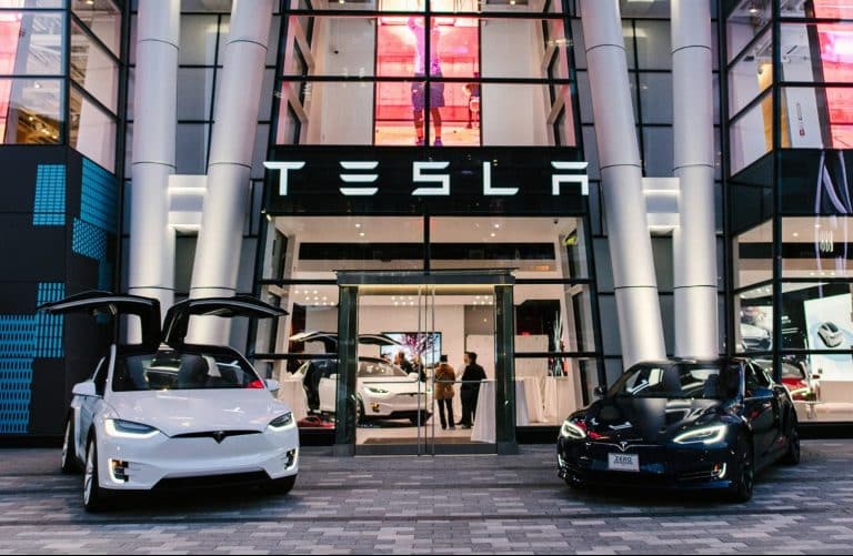 Tesla Spends $0 on Ads While Competitors Pay as Much as $2,000 per Vehicle