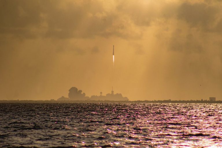 SpaceX is working with the Pentagon to send cargo rockets around the world in minutes
