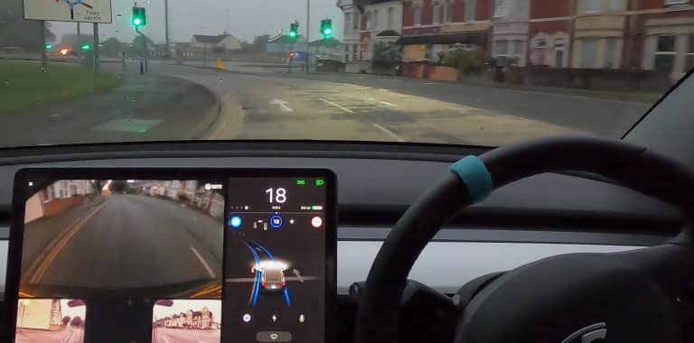 Tesla’s FSD Beta navigates through roundabouts with no problem