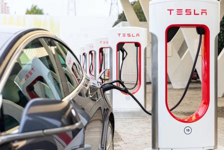 Hawaii’s first Tesla Supercharger could be built on Oracle billionaire Larry Ellison’s island