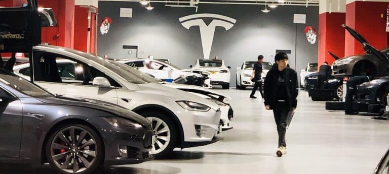 Tesla’s ‘extraordinary advantage’ influences $1,036 price target