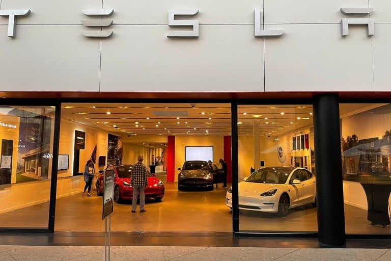 Tesla Model S and Model X are disappearing from showrooms, further hinting at coming ‘refresh’
