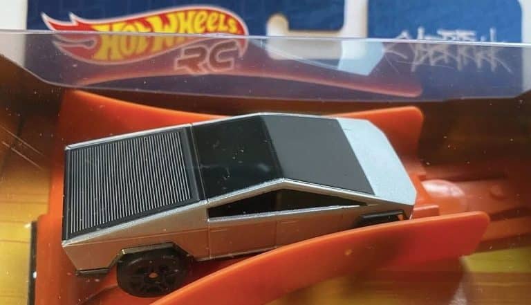 Tesla Cybertruck Hot Wheels RC begins customer deliveries, leaves production hell
