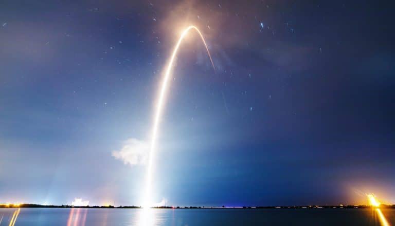 SpaceX completes ninth rocket launch, eighth landing this year