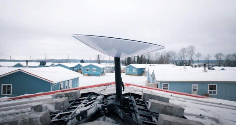 US military wants SpaceX to create a miniature, battery-powered Starlink dish