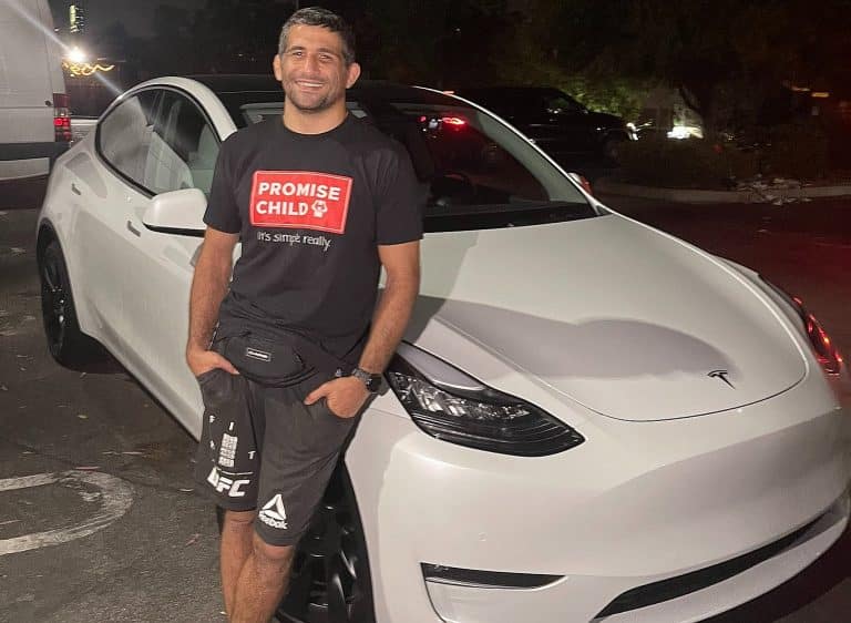 Elon Musk comes through for UFC’s Beneil Dariush