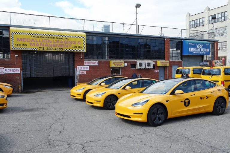 Tesla Model 3 taxis drive NY’s resolution for more all-electric yellow cabs