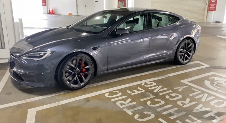Tesla Model S Plaid walkthrough teases possible new door handle option
