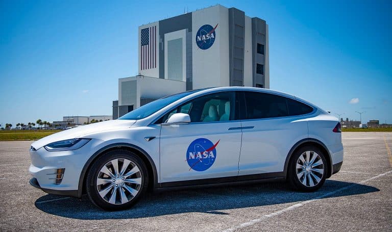 Tesla Sells Not Only Parts To SpaceX, But Also A Better Business Philosophy
