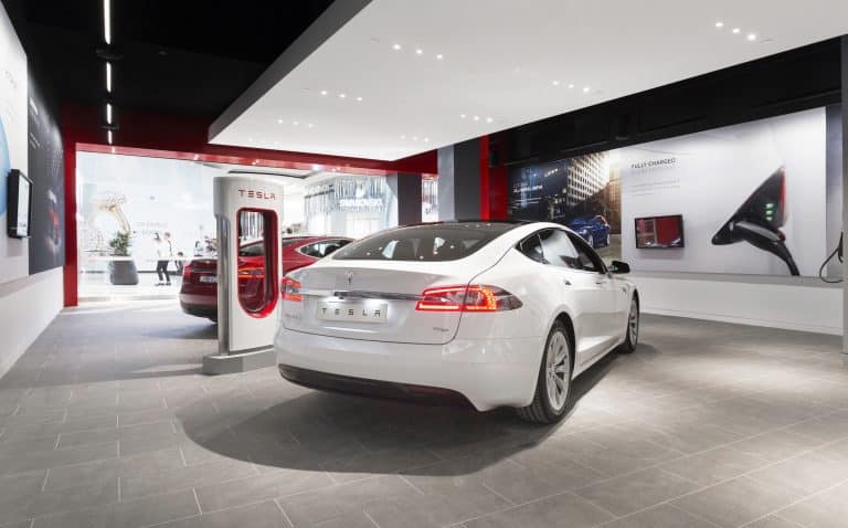 Tesla’s war against direct sales wages on with big win in Virginia