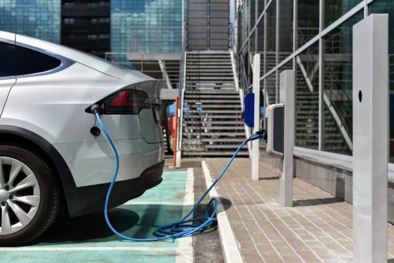 Tell Your Boss: Workplace Charging For Electric Cars, Please!