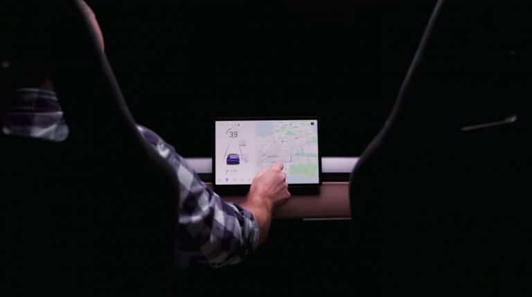 GM dubs itself as “in-vehicle connectivity leader” with AT&T 5G partnership