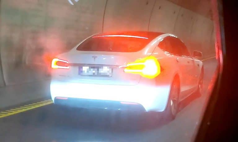 Tesla Autopilot prevents drunk driver from making a fatal mistake