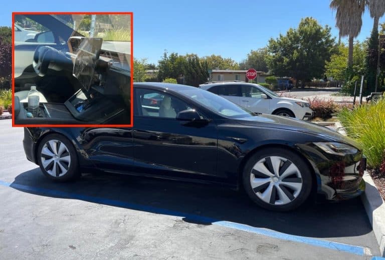 Tesla Model S with tilting display spotted in the wild