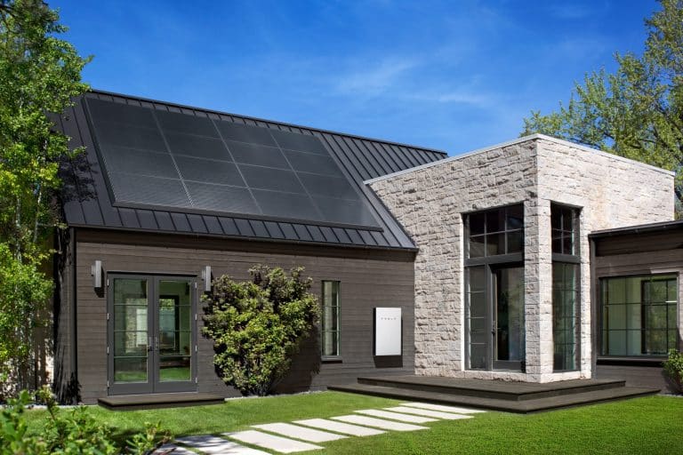 Tesla ditches its solar panel subscription service