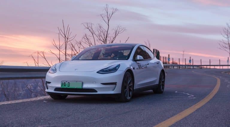 Tesla owner who claimed “brake failure” ordered to issue formal apology in 10 days