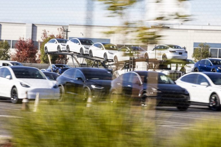 Tesla’s Elon Musk calls for an end to TSLA’s end-of-quarter vehicle delivery blitzes