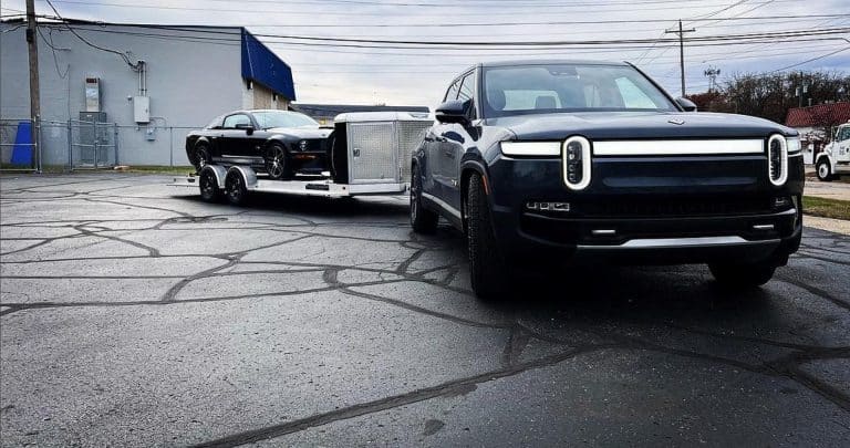 Rivian R1T’s first real-world towing test shows 62% range loss