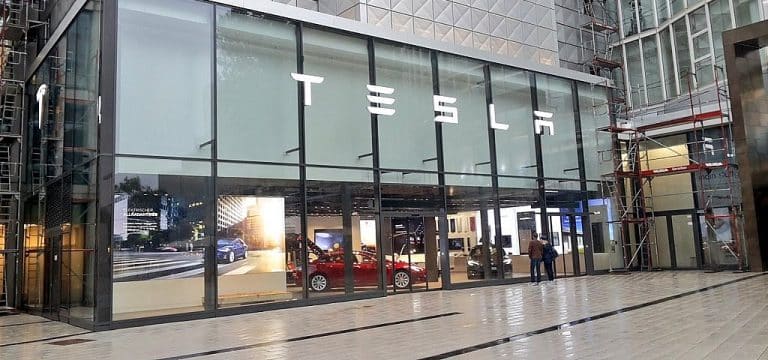 Germany sets a new EV registration record, leaving ICE in the dust