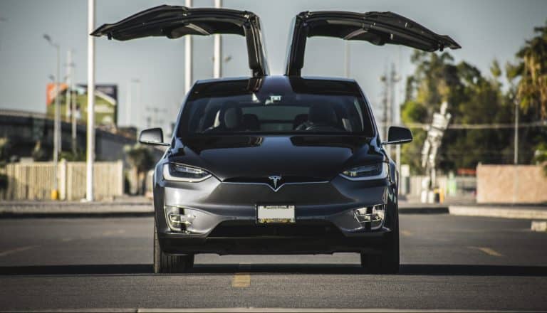 Tesla Model X becomes site of an actual birth in the middle of Manhattan traffic