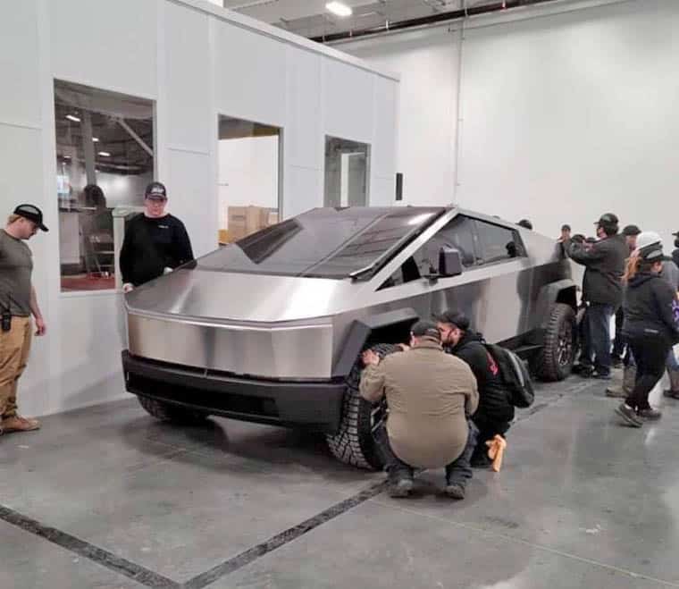 Tesla could clarify plans for ‘awesome’ and mysterious new Cybertruck prototype during Q4 call