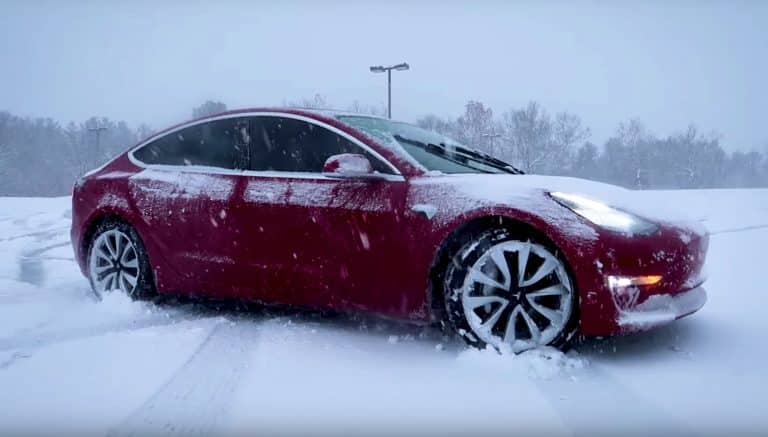 How Long Can A Tesla Keep You Warm In A Frozen Traffic Jam? “Dirty Tesla” Finds Out