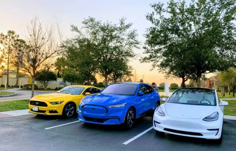 Wall Street Journal: Traditional Automakers Starting To Emulate Tesla’s Retail Strategy
