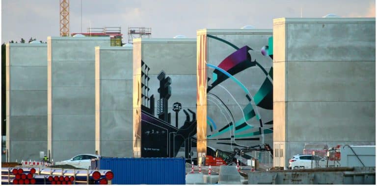 Tesla sends out Giga Berlin invitations, Minister slams water association over consumption concerns