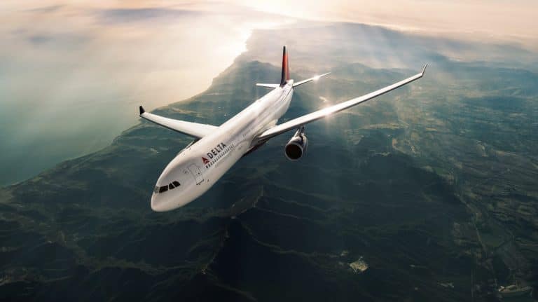SpaceX discusses Starlink service with Delta Air Lines