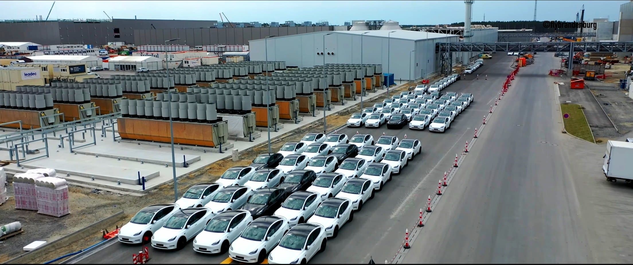 Tesla Giga Berlin Is Producing Nearly 1,000 Vehicles Per Week: Elon ...