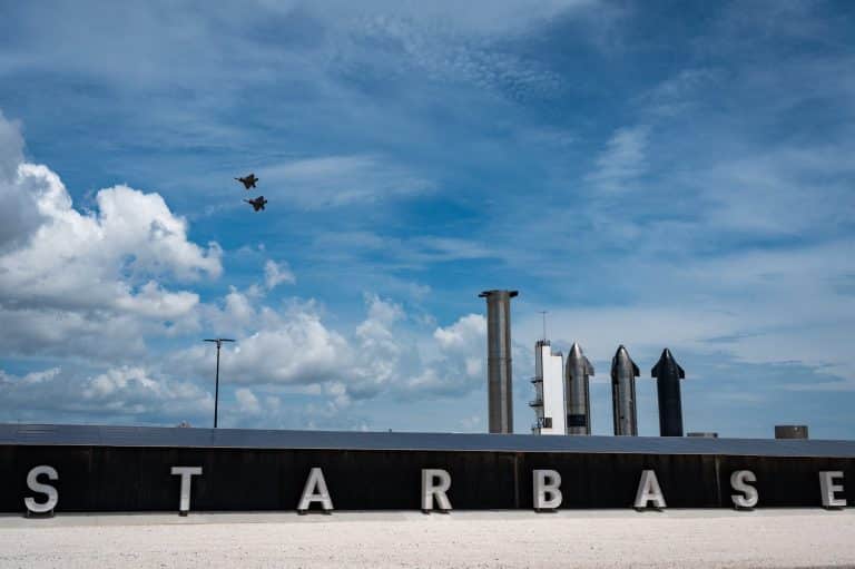 F-22 Demonstration Team flies by Starbase & Starship