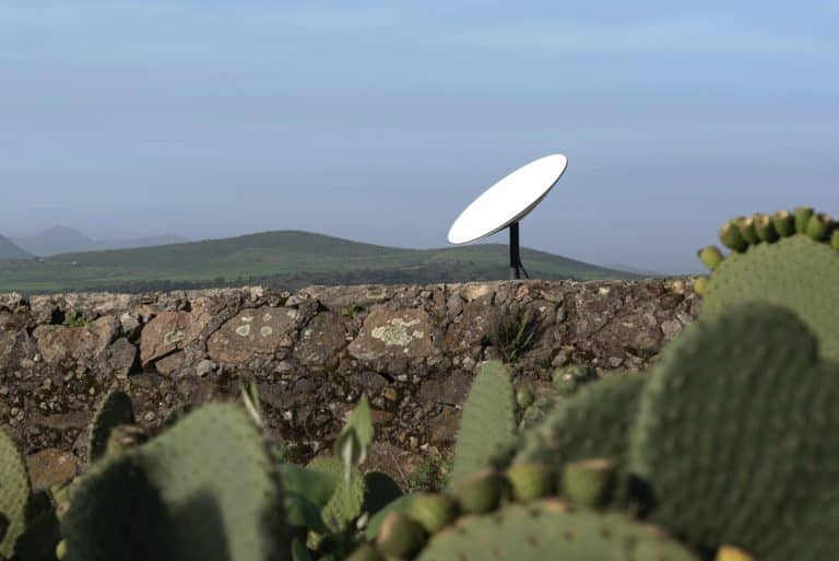 800 Starlink devices are in Iran official says