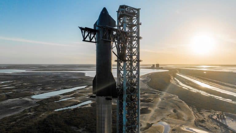 SpaceX’s next-gen Starship rocket wins first satellite launch contract