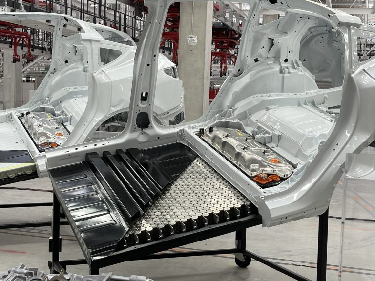 Munro Live shares a look at Tesla’s improvements on the 4680 structural pack
