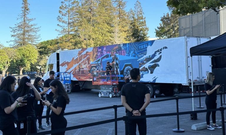 Tesla Semi with “alien dreadnaught” Cybertruck graffiti makes appearance at AI Day 2022
