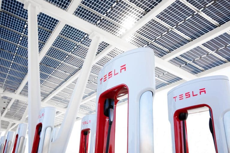 Tesla solar-powered “V4” Supercharger station coming to Arizona