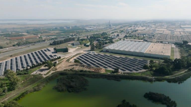 Ford follows in the steps of Tesla and Mercedes with solar investment