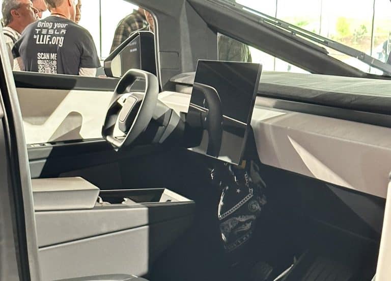 Tesla Cybertruck “missing” 6th seat may be partly driven by safety