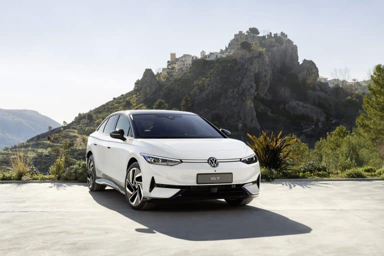 Volkswagen ID.7 features new the MEB drivetrain with 435 mile range and a 0.23 drag coefficient