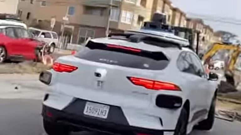 Waymo fleet baffles San Francisco residents with traffic disruption during foggy morning