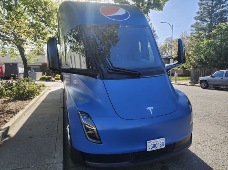 Tesla Semi truck driver gives quick insight on Class 8 truck’s capabilities