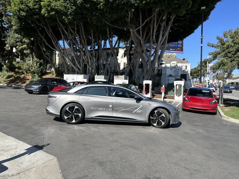 Tesla Supercharger ‘test drive poaching’ is growing in popularity