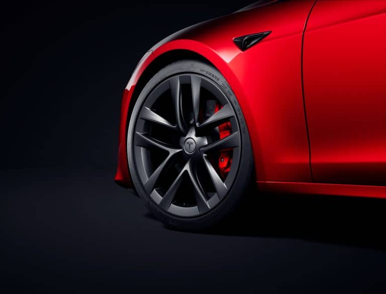 Tesla tire safety comes into focus in new update