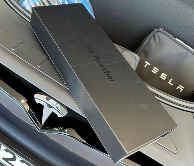 Tesla includes “The Reacher” for Model S and Model X customers in the UK